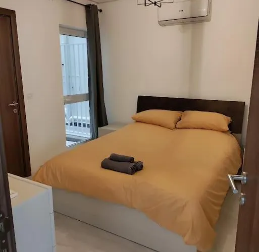 Modern Maisonette In Qawra Daire St. Paul's Bay