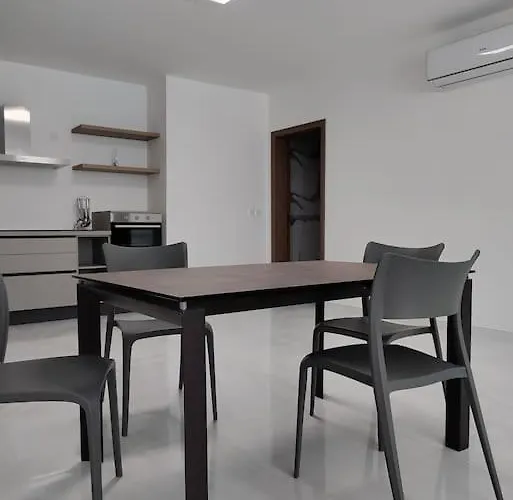 Modern Maisonette In Qawra Daire *